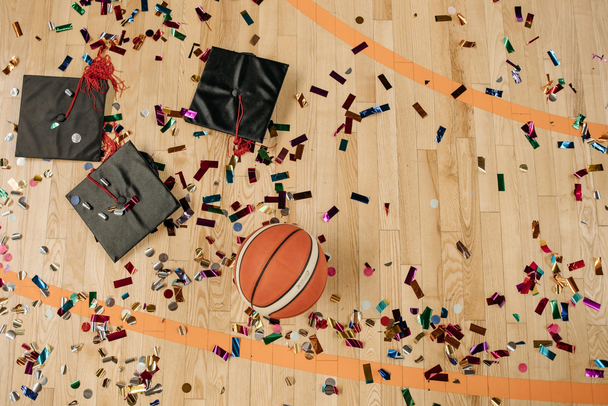 Basketboll och konfetti